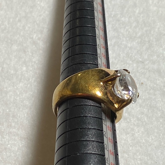 18 KT HGE gold plated with clear stone ring, size 9 - Picture 6 of 13